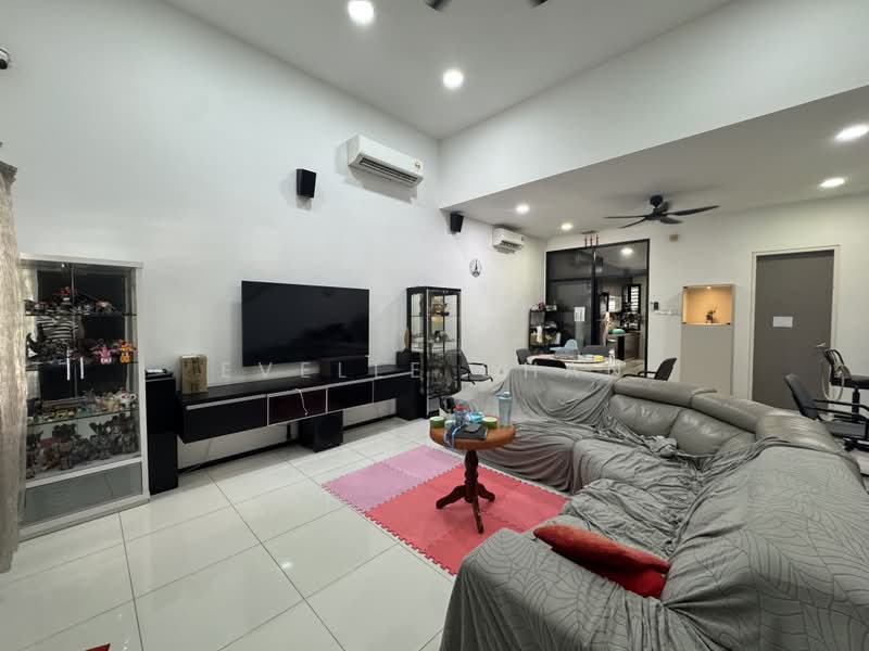 2-storey Terraced House for Sale in Bandar Kinrara Seksyen 8 (Bandar Kinrara) - Evelle Chan - Living Room - PropertyGuru.com.my