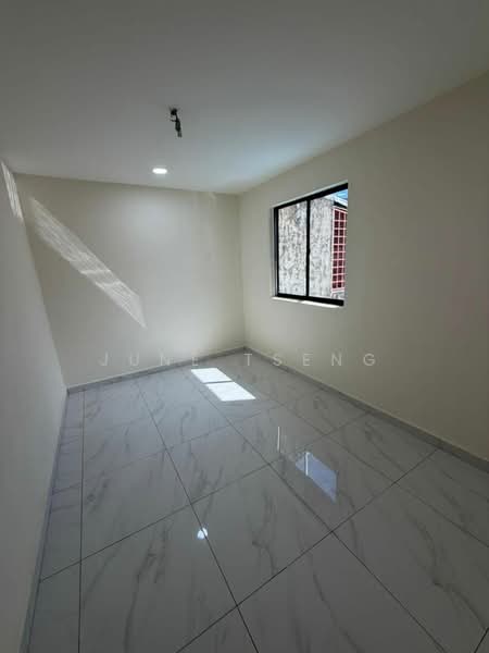 Rumah Teres untuk Dijual di Permas Jaya (Johor Bahru) - June Tseng - PropertyGuru.com.my