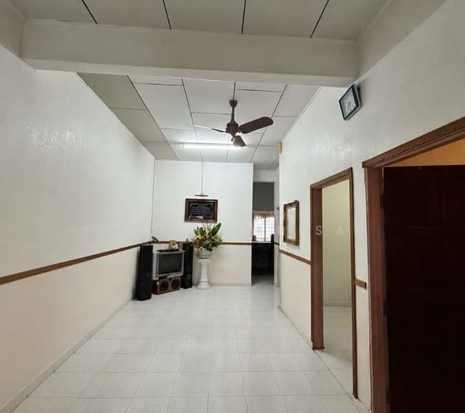 Rumah Teres 1 Tingkat untuk Dijual di Taman Bukit Mutiara (Batu Pahat) - Saedah Napisah - Corridor - PropertyGuru.com.my