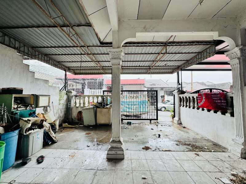 Rumah Teres 1 Tingkat untuk Dijual di Taman Bukit Mutiara (Batu Pahat) - Saedah Napisah - Exterior - PropertyGuru.com.my