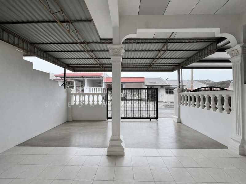 Rumah Teres 1 Tingkat untuk Dijual di Taman Bukit Mutiara (Batu Pahat) - Saedah Napisah - Exterior - PropertyGuru.com.my