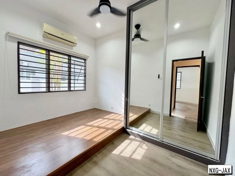 Semi-Detached House for Sale in Aman Perdana (Kapar) - Yongsen Lim - Bedroom - PropertyGuru.com.my