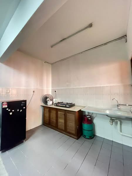 Pangsapuri untuk Dijual di Astana Alam Apartment 2 - Ziana Najib - Kitchen - PropertyGuru.com.my