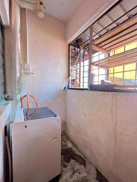 Pangsapuri untuk Dijual di Astana Alam Apartment 2 - Ziana Najib - Balcony - PropertyGuru.com.my
