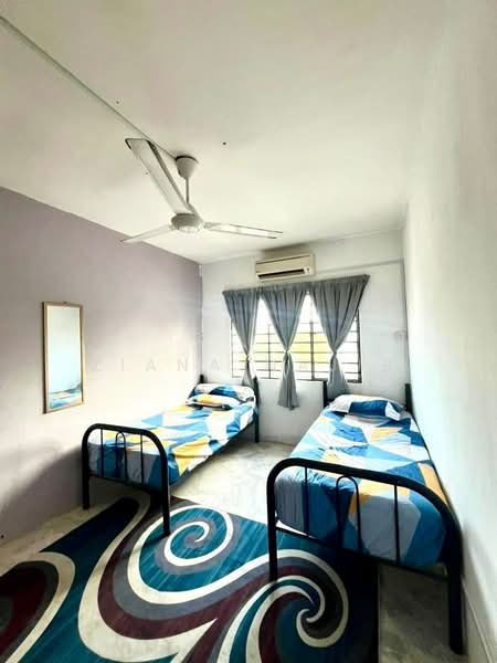 Pangsapuri untuk Dijual di Astana Alam Apartment 2 - Ziana Najib - Bedroom - PropertyGuru.com.my