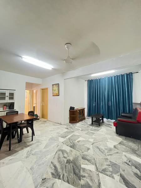 Pangsapuri untuk Dijual di Astana Alam Apartment 2 - Ziana Najib - Living Room Apartment  Puncak Alam - PropertyGuru.com.my