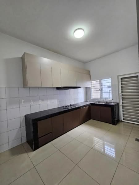 Rumah Teres 2 Tingkat untuk Disewa di Bandar Rimbayu (Telok Panglima Garang) - Farah Izzati - Kitchen - PropertyGuru.com.my