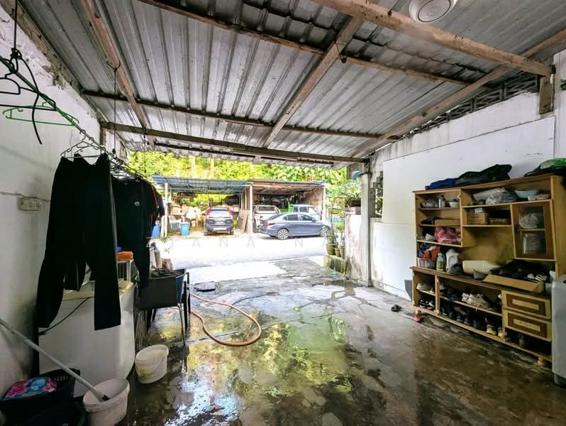 2-storey Terraced House for Sale in Sungai Buloh (Selangor) - Ziana Najib - Car Park taman matang jaya sungai buloh - PropertyGuru.com.my