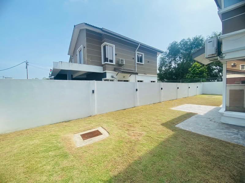 Semi-Detached House for Sale in Sepang (Selangor) - Azira Ahmad - Exterior - PropertyGuru.com.my