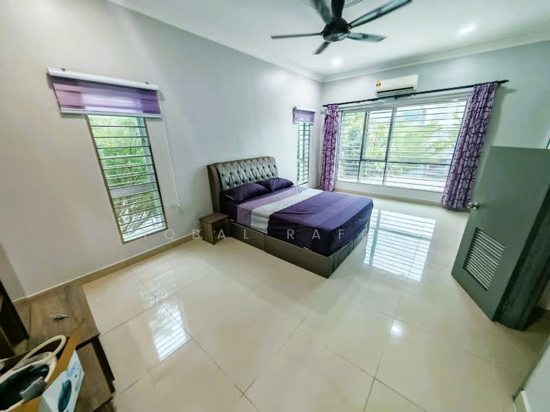 3-storey Terraced House for Sale in Taman Universiti (Bangi) - Iqbal Rafei - Bedroom - PropertyGuru.com.my