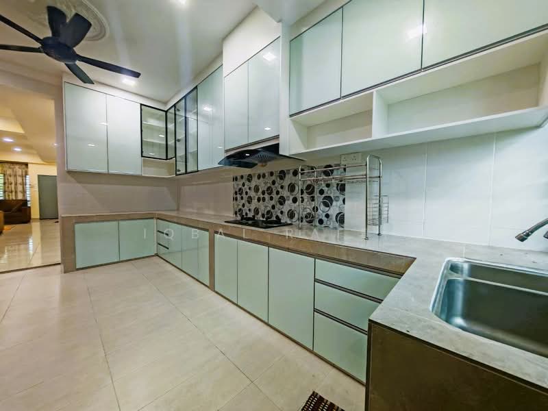 3-storey Terraced House for Sale in Taman Universiti (Bangi) - Iqbal Rafei - Kitchen - PropertyGuru.com.my