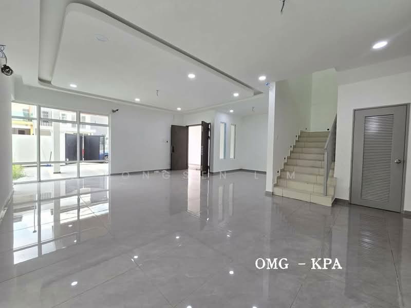 Semi-Detached House for Sale in Canary Garden (Klang) - Yongsen Lim - Living Room - PropertyGuru.com.my