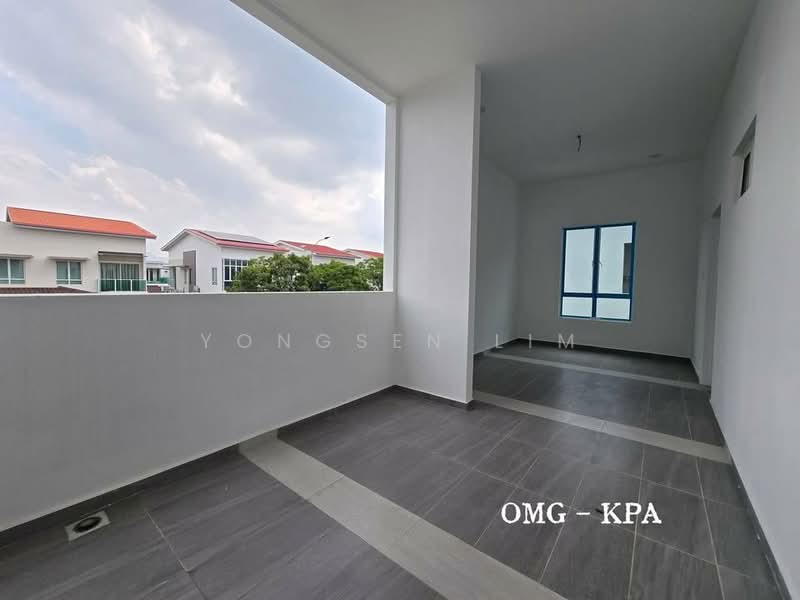 Semi-Detached House for Sale in Canary Garden (Klang) - Yongsen Lim - Balcony - PropertyGuru.com.my
