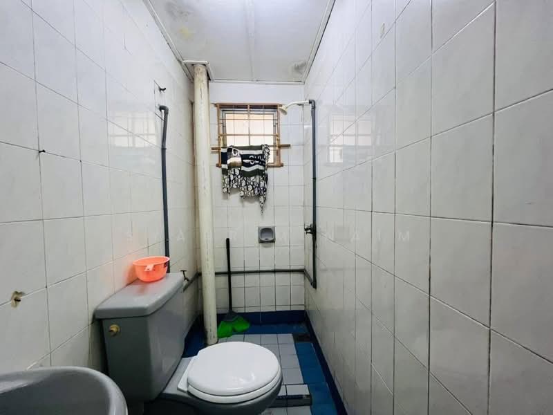 Townhouse for Sale in Seksyen 9 (Shah Alam) - Syahrim Naim - Bathroom - PropertyGuru.com.my