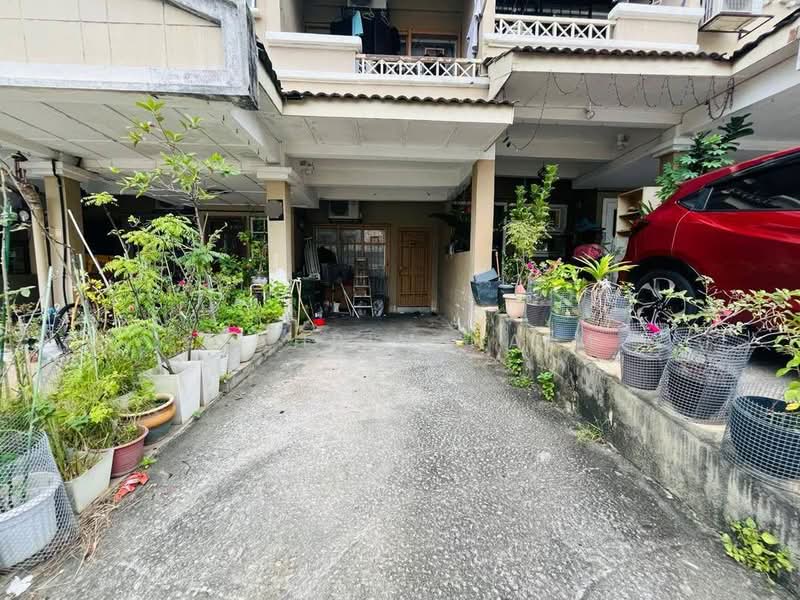 Rumah Bandar untuk Dijual di Shah Alam (Selangor) - Syahrim Naim - Exterior - PropertyGuru.com.my
