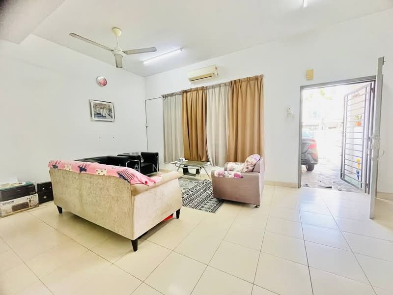 2-storey Terraced House for Sale in Shah Alam (Selangor) - Ziana Najib - Living Room - PropertyGuru.com.my