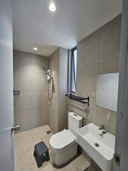 Servis Apartment untuk Disewa di Kenwingston Platz - Shan Keow - Bathroom - PropertyGuru.com.my
