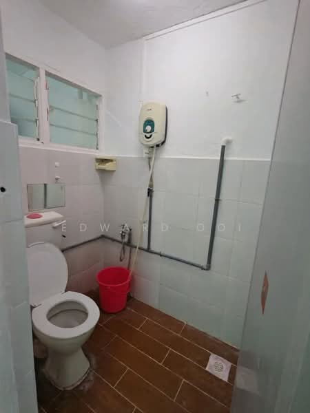 Rumah Teres 2 Tingkat untuk Dijual di Taman Putra (Ampang) - Edward Ooi - Bathroom - PropertyGuru.com.my