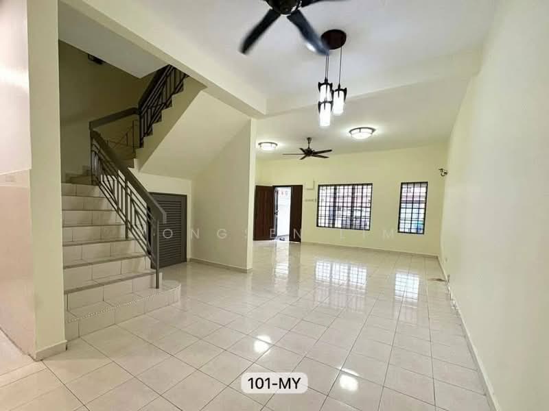 Rumah Teres 2 Tingkat untuk Dijual di Bandar Bukit Tinggi 2 (Klang) - Yongsen Lim - Living Room - PropertyGuru.com.my