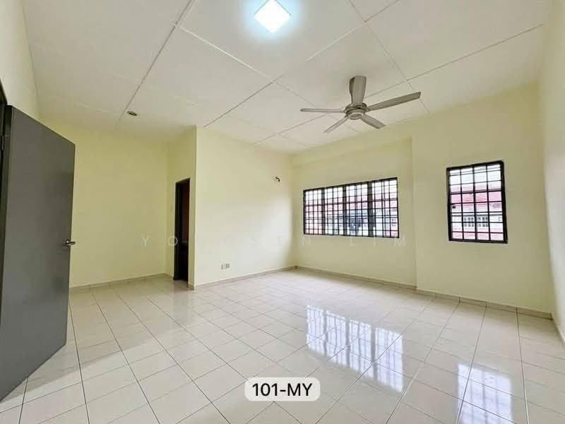 Rumah Teres 2 Tingkat untuk Dijual di Bandar Bukit Tinggi 2 (Klang) - Yongsen Lim - Living Room - PropertyGuru.com.my