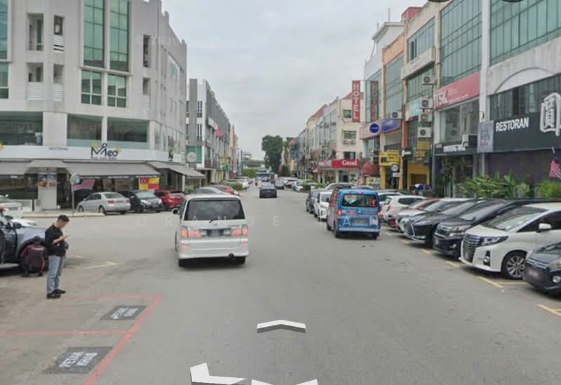 Shop for Rent in Bandar Puteri Puchong (Puchong) - Orange Tang - Exterior - PropertyGuru.com.my