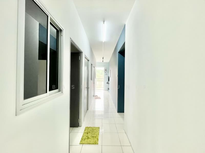 Pangsapuri untuk Dijual di Puncak Hijauan - Basri Munir - Corridor - PropertyGuru.com.my