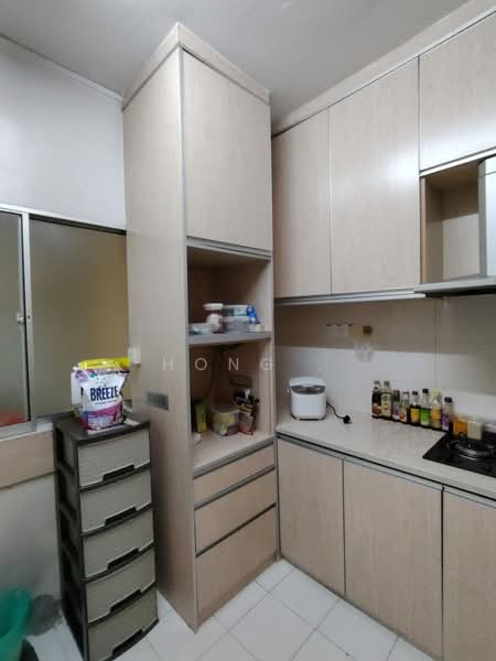 Condominium for Rent at Putra Place Condominium - Hong . - Kitchen - PropertyGuru.com.my