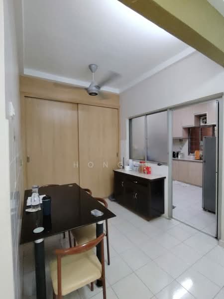 Condominium for Rent at Putra Place Condominium - Hong . - Dining Room - PropertyGuru.com.my