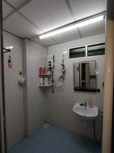 Condominium for Rent at Putra Place Condominium - Hong . - Bathroom - PropertyGuru.com.my