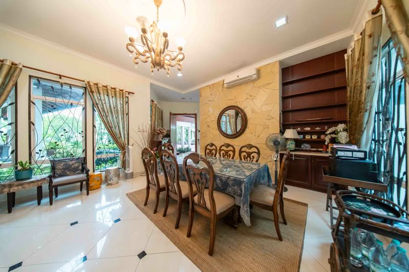 Bungalow for Sale in Seksyen 13 (Shah Alam) - Maureen Ooi - Dining Room - PropertyGuru.com.my