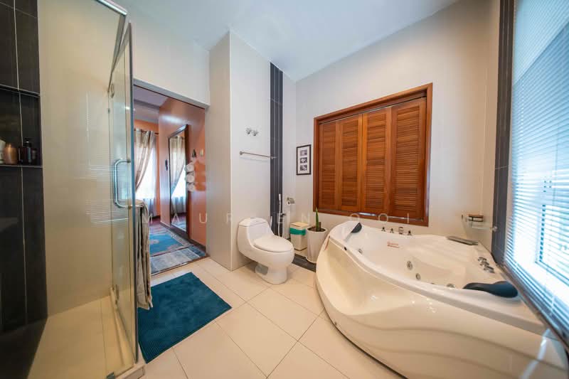 Bungalow for Sale in Seksyen 13 (Shah Alam) - Maureen Ooi - Bathroom - PropertyGuru.com.my