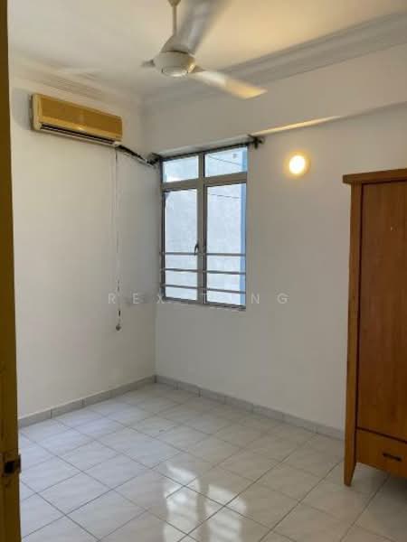 Pangsapuri untuk Disewa di Sinar Bukit Dumbar - Rex Tung - Interior - PropertyGuru.com.my