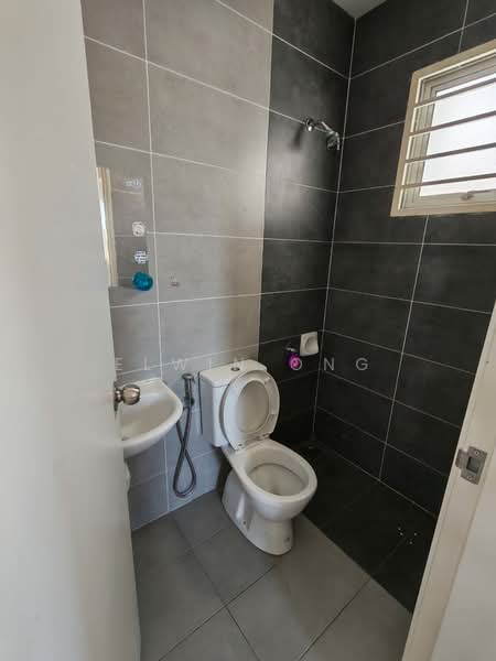 Rumah Teres 2 Tingkat untuk Disewa di Kuala Selangor (Selangor) - Elwin Ong - Bathroom - PropertyGuru.com.my