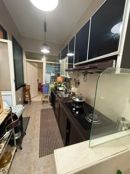 Cluster House for Sale in Austin Heights (Tebrau) - Robin Lim - Kitchen - PropertyGuru.com.my