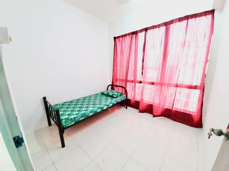 Pangsapuri untuk Dijual di Puncak Hijauan - Basri Munir - Bedroom - PropertyGuru.com.my