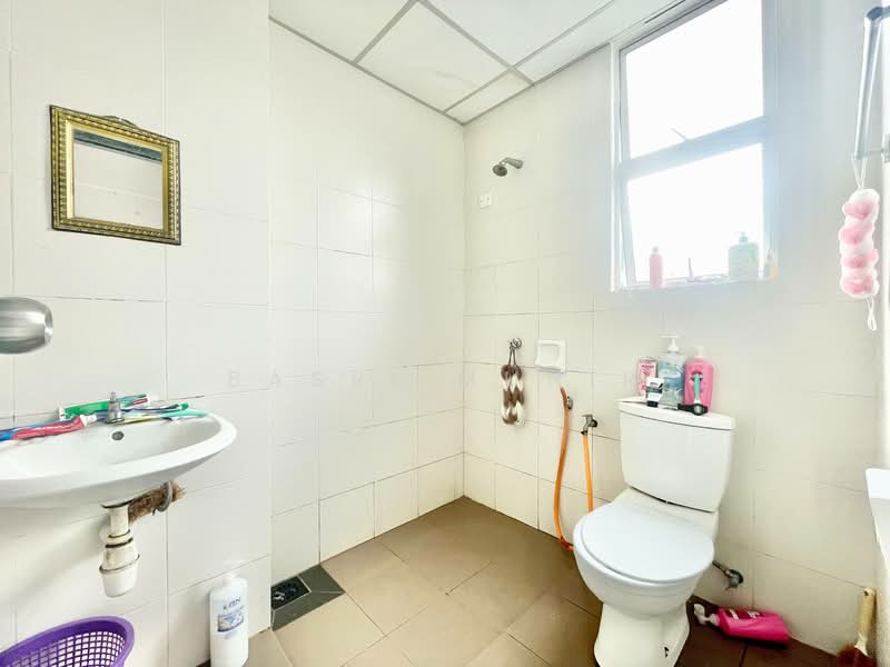 Pangsapuri untuk Dijual di Puncak Hijauan - Basri Munir - Bathroom - PropertyGuru.com.my
