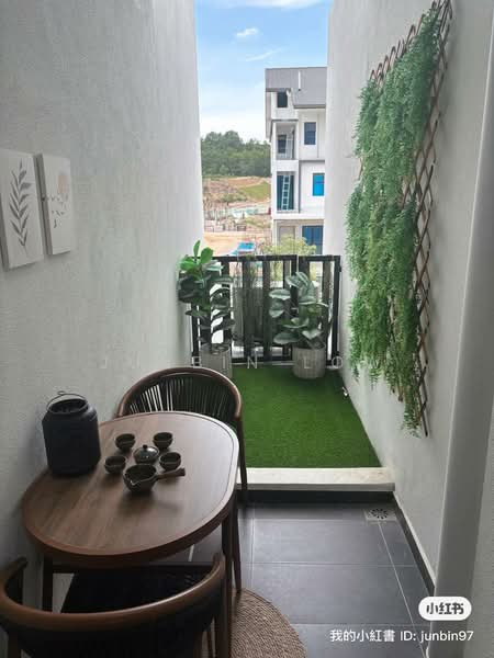 Terraced House for Sale in 16 Sierra (Puchong) - Junbin Low - Balcony - PropertyGuru.com.my
