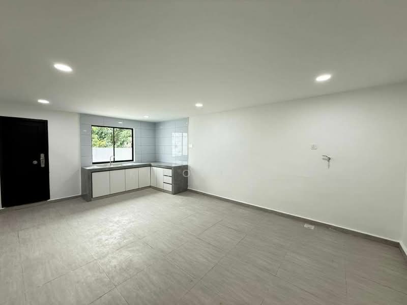 Rumah Berkembar untuk Dijual di Taman Bunga Ros (Tebrau) - Kino Jaw - PropertyGuru.com.my