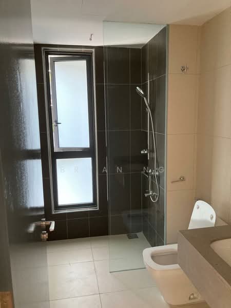 Kondominium untuk Dijual di One Cochrane Residence - Bryan Ng - Bathroom - PropertyGuru.com.my