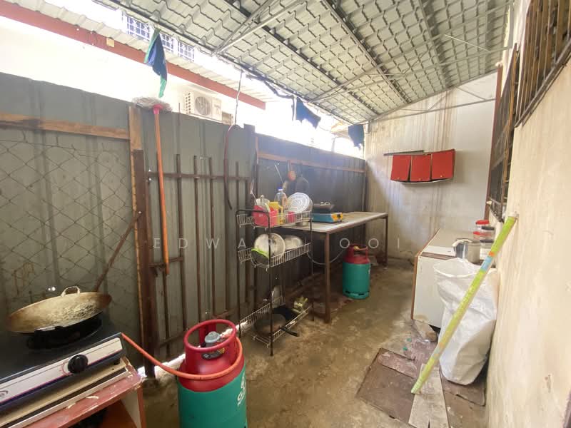 Rumah Teres 2 Tingkat untuk Dijual di Taman Putra (Ampang) - Edward Ooi - Kitchen - PropertyGuru.com.my