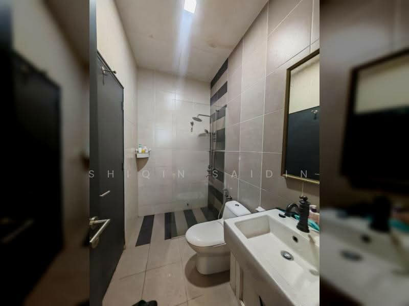 Rumah Berkembar untuk Dijual di Perdana Lakeview East (Cyberjaya) - Shiqin Saidin - Bathroom - PropertyGuru.com.my