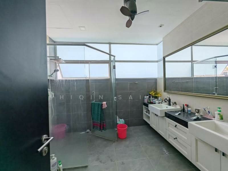 Rumah Berkembar untuk Dijual di Perdana Lakeview East (Cyberjaya) - Shiqin Saidin - Bathroom - PropertyGuru.com.my