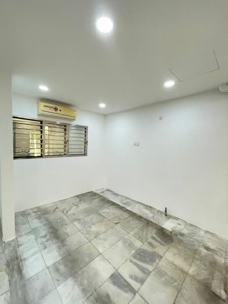 Kedai untuk Disewa di Bayan Baru (Penang) - Alex Wong - Interior - PropertyGuru.com.my