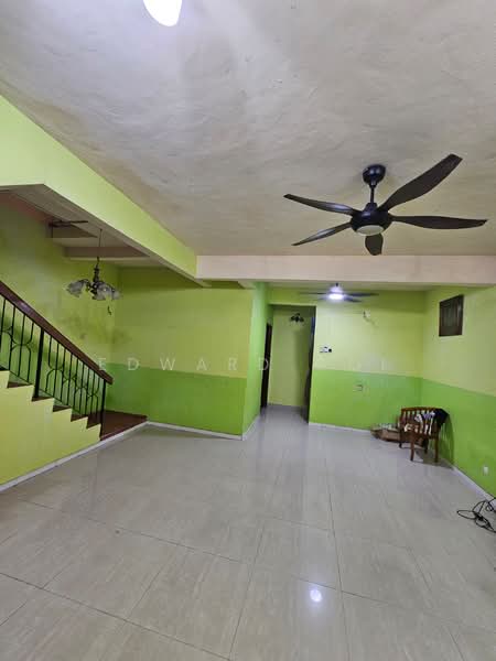 Rumah Teres 2 Tingkat untuk Dijual di Taman Putra (Ampang) - Edward Ooi - Living Room - PropertyGuru.com.my