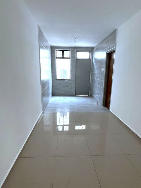 Rumah Teres 2 Tingkat untuk Dijual di Taman Bestari Indah (Ulu Tiram) - Karl Lim - Corridor - PropertyGuru.com.my
