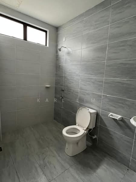 Rumah Teres 2 Tingkat untuk Dijual di Taman Bestari Indah (Ulu Tiram) - Karl Lim - Bathroom - PropertyGuru.com.my