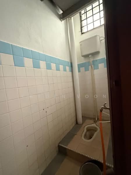 Shop for Rent in Taman Molek (Johor Bahru) - Kayden Voon - Bathroom - PropertyGuru.com.my