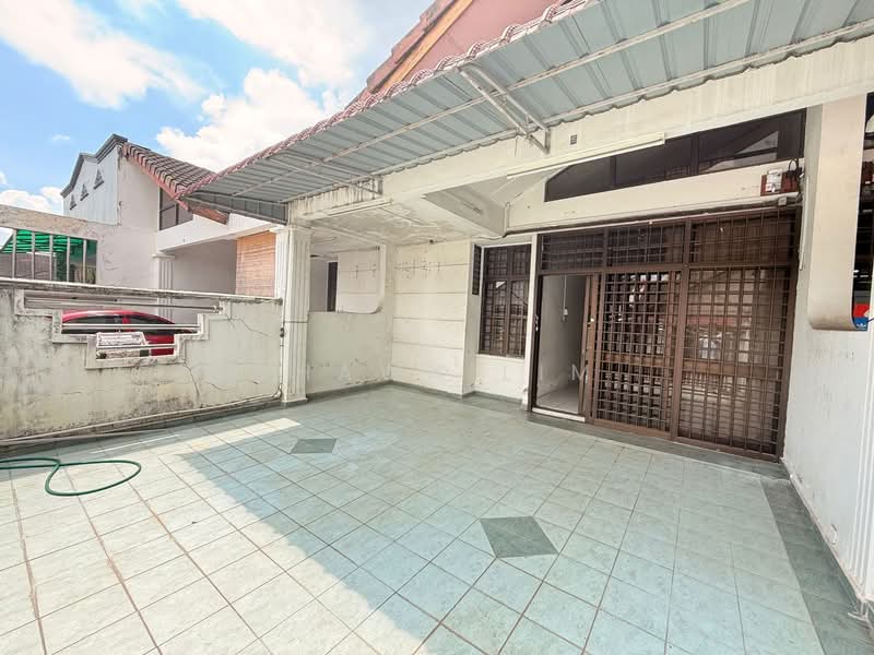 1.5-storey Terraced House for Sale in Taman Molek (Johor Bahru) - Shawn Lim - PropertyGuru.com.my