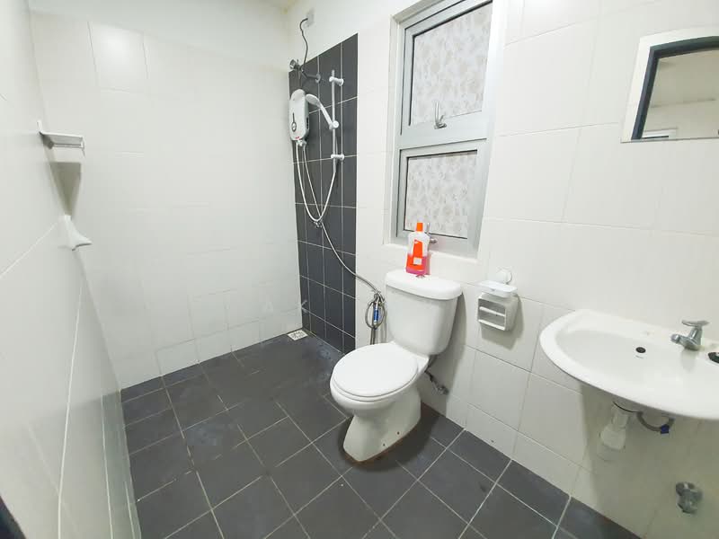 Service Residence for Sale at Saville @ Kajang - AK TAY - Bathroom - PropertyGuru.com.my