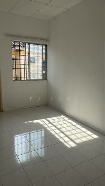 Rumah Teres 2 Tingkat untuk Disewa di Taman Connaught (Cheras) - PJ Low - Interior - PropertyGuru.com.my
